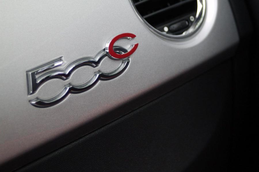  Fiat 500C 2012 года  (фото 16 из 98)